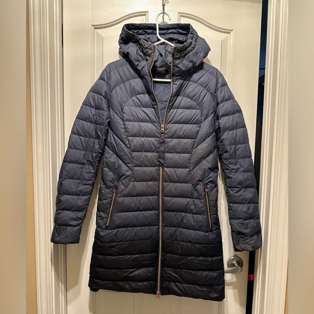 Lululemon Women's Ombré Navy Blue Long Puffer Hooded Jacket Size 8 EUC